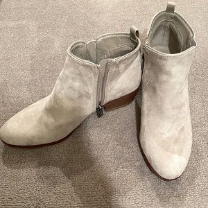 New w/o tag Sam and Libby Booties sz 7.5